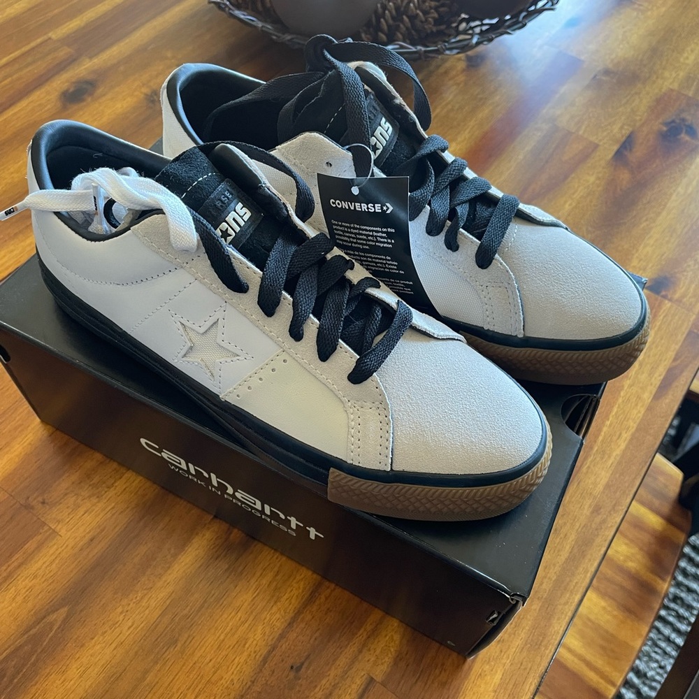 Converse Men’s size 8 Women’s size 9.5 Brand new. Never worn. Cons x carhartt.